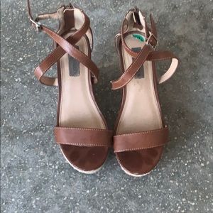 Steve Madden brown wedges
